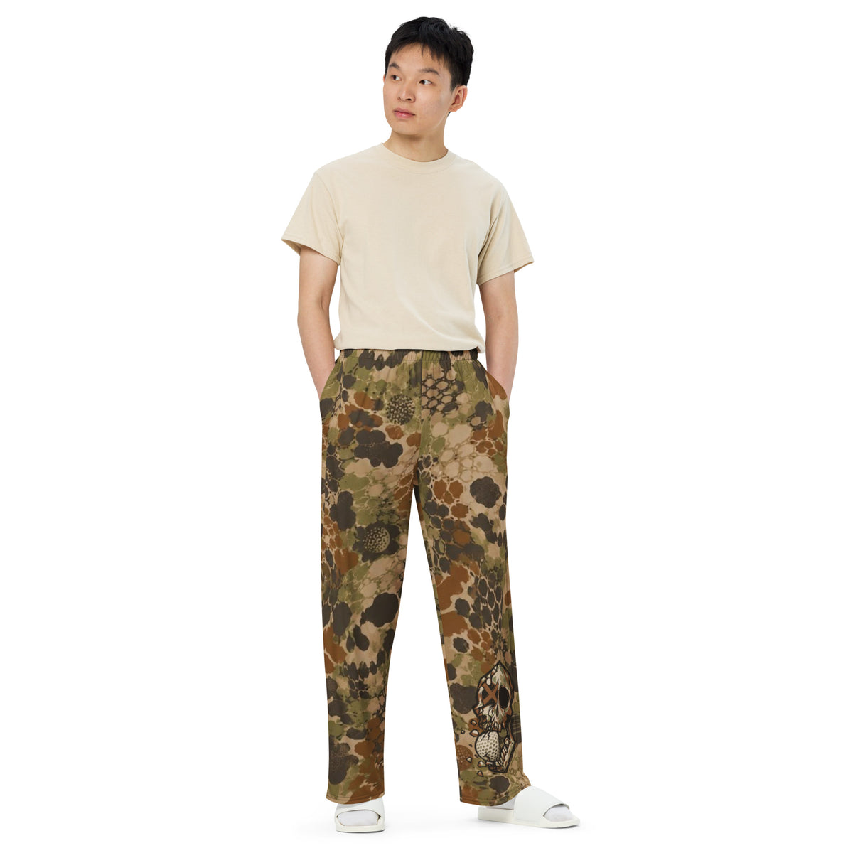 ROUGH COUNTRY — Skull Camo Wide-Leg Pants — front view